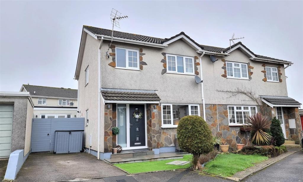 Maple Drive, Brackla, Bridgend 3 bed semidetached house £225,000