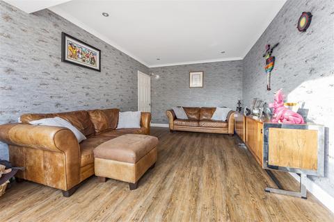 8 Bradstock Road, Epsom, KT17 2LH