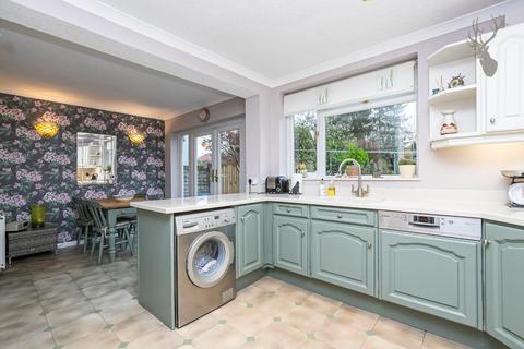 85 Dukes Avenue, Theydon Bois, Epping, CM16 7HH