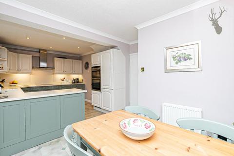 85 Dukes Avenue, Theydon Bois, Epping, CM16 7HH