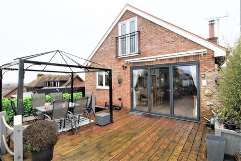 17 Highfield Road, Minster On Sea, Sheerness, ME12 3BA