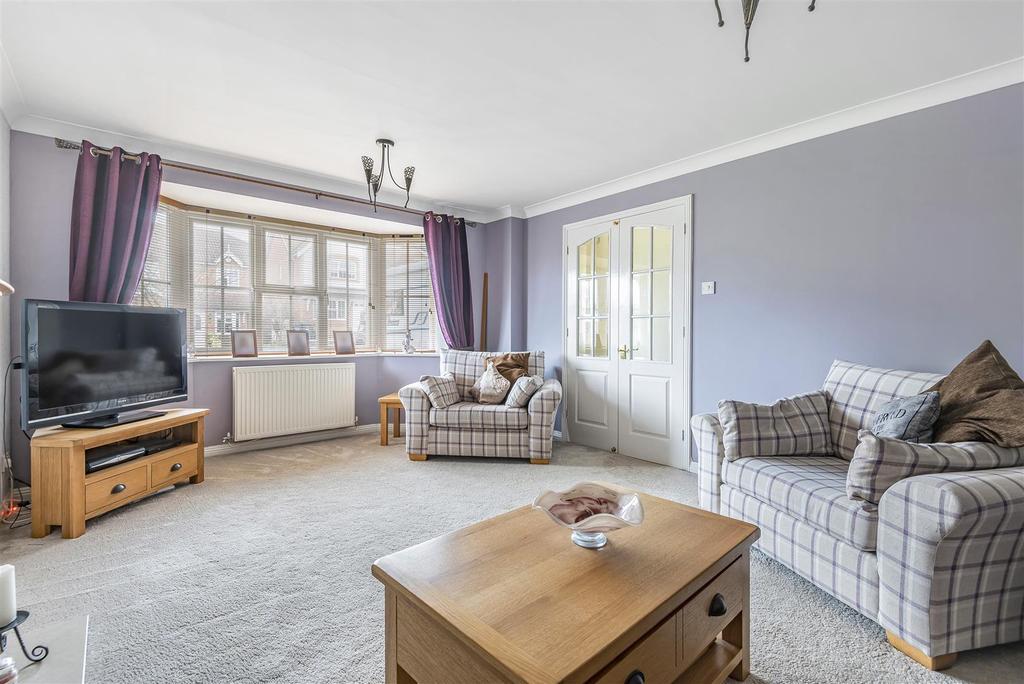 Lambourn Avenue, Stone Cross, Pevensey 5 bed detached house £530,000