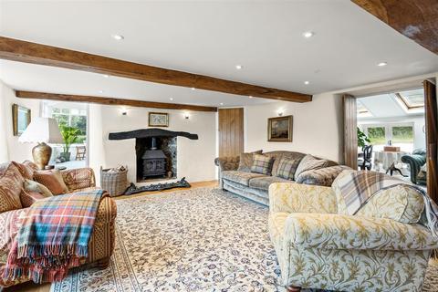Hunters Lodge Houndhead, Broadhempston, Totnes, TQ9 6AZ