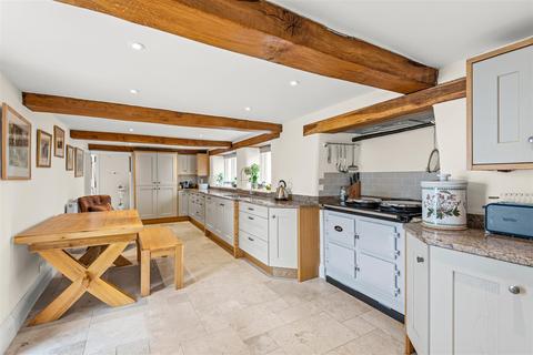 Hunters Lodge Houndhead, Broadhempston, Totnes, TQ9 6AZ