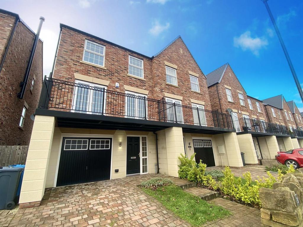Anglo Close, Sheffield 4 bed townhouse £1,950 pcm (£450 pw)