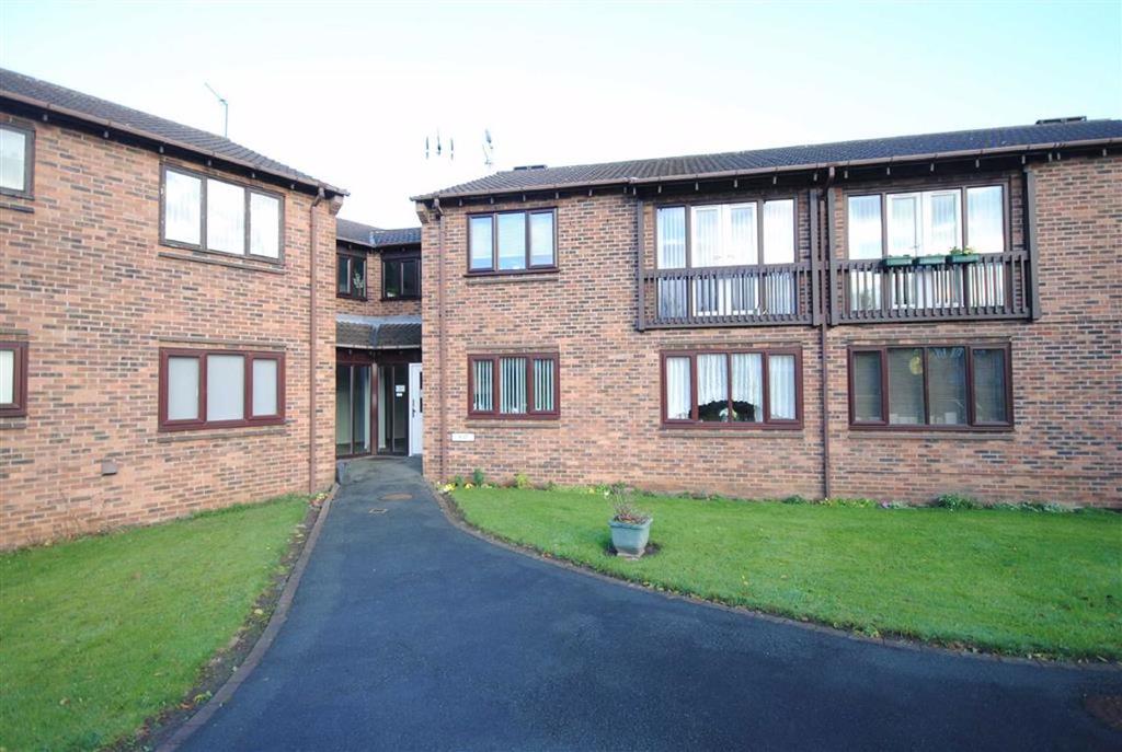 Woodlands Court, Kippax, Leeds, LS25 2 bed apartment £125,000
