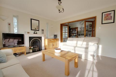 5 Compton Avenue, Goring By Sea, Worthing, BN12 4UJ