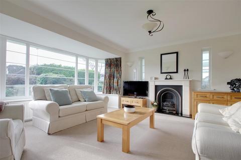 5 Compton Avenue, Goring By Sea, Worthing, BN12 4UJ