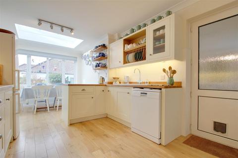 5 Compton Avenue, Goring By Sea, Worthing, BN12 4UJ