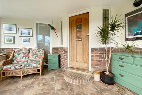 5 Compton Avenue, Goring By Sea, Worthing, BN12 4UJ