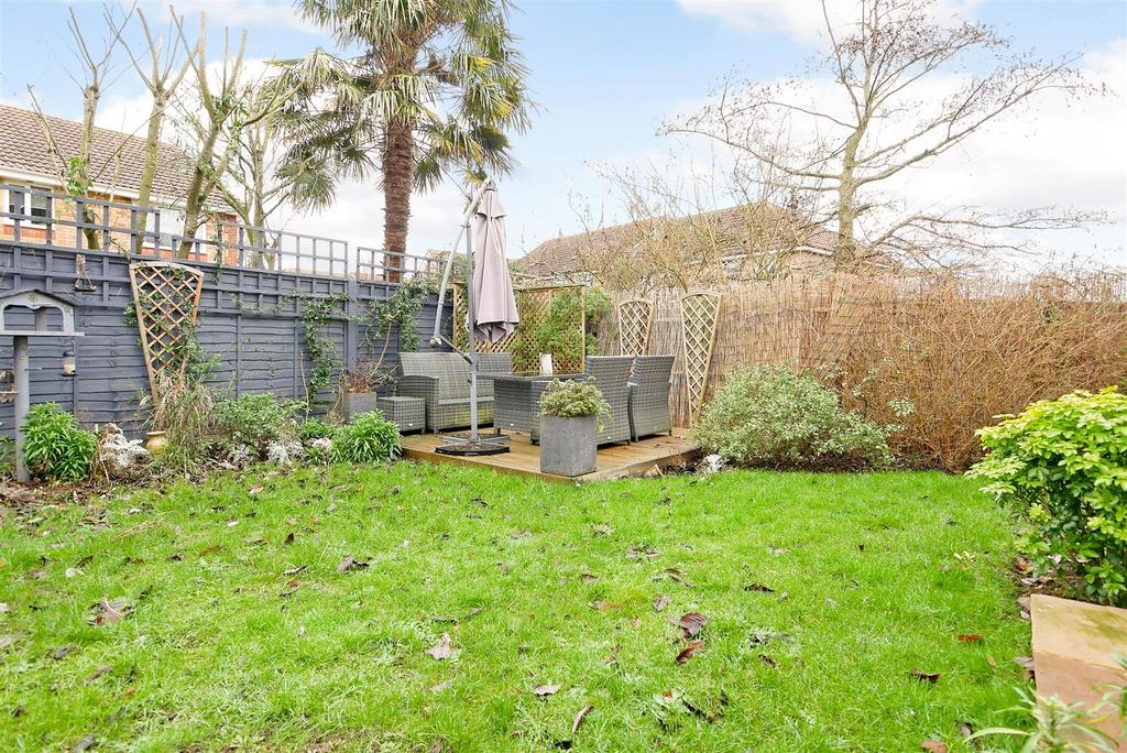 Kingfisher Drive, Littlehampton 5 bed detached house £525,000