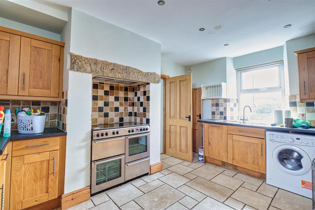 Kitchen (1).jpg