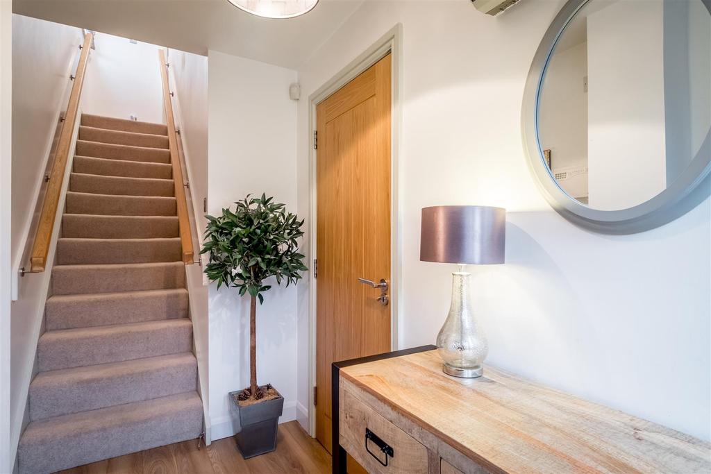 Bramston Gardens, Rastrick, Brighouse 2 bed townhouse £199,950