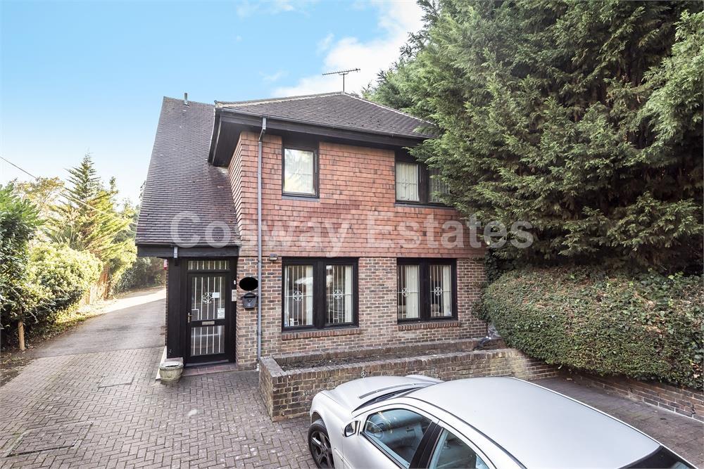 Highwood Hill, Mill Hill, NW7 4 bed detached house £925,000