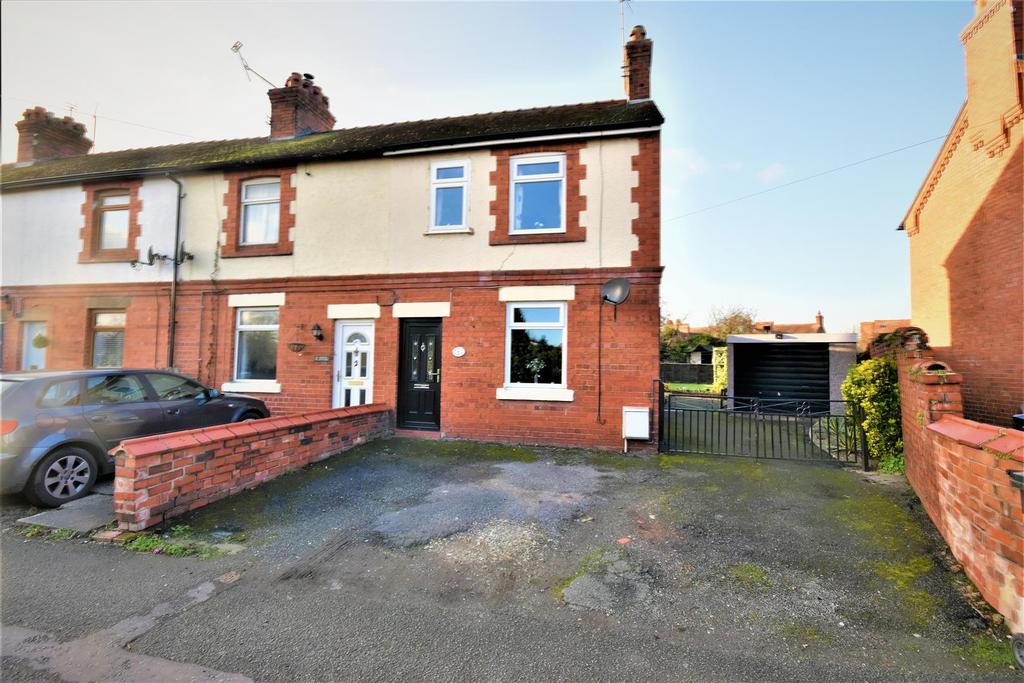 Old Wrexham Road, Gresford, Wrexham 2 bed end of terrace house £215,000