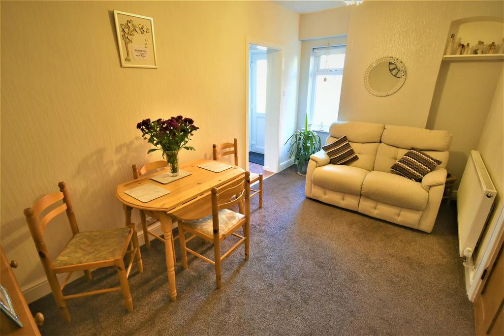 Old Wrexham Road, Gresford, Wrexham 2 bed end of terrace house £215,000