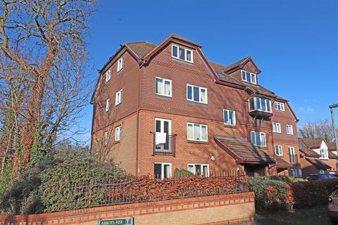 2 Abbots Rise, Redhill, RH1 1LL