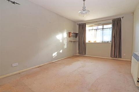2 Abbots Rise, Redhill, RH1 1LL