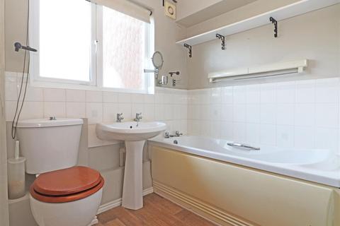 2 Abbots Rise, Redhill, RH1 1LL