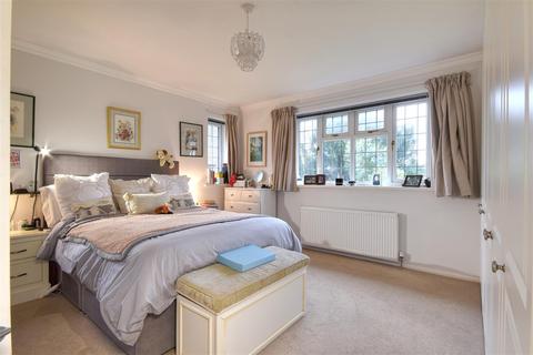 Deans Park Lane, Bexhill-on-sea, TN39 4DS
