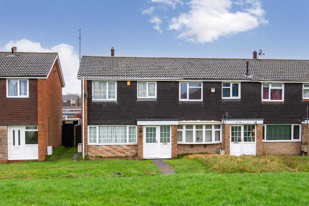 Julius Gardens, Luton, Bedfordshire 3 bed end of terrace house £270,000