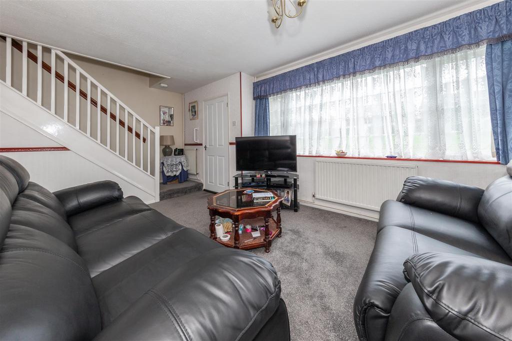 Julius Gardens, Luton, Bedfordshire 3 bed end of terrace house £270,000