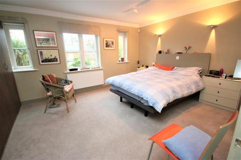 17 Sovereign Mews, Barnet, EN4 0JQ