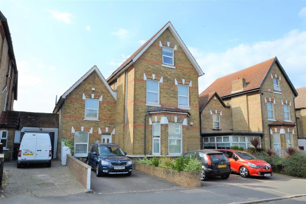 Langley Road, Beckenham 1 bed flat £275,000