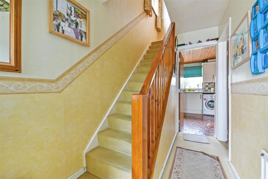 Corunna Main, Andover 3 bed semidetached house £300,000