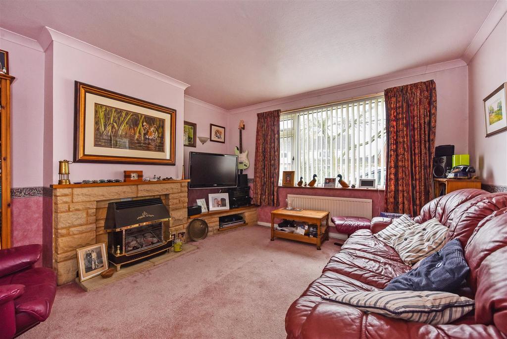 Corunna Main, Andover 3 bed semidetached house £300,000