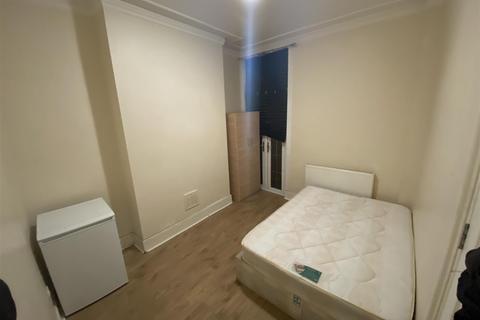 Property to rent - Church Road, London
