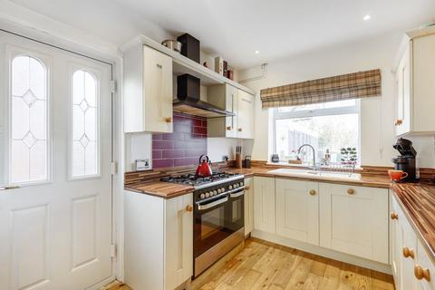 3 bedroom semi-detached house for sale - The Drive, Bardsey LS17 9AE