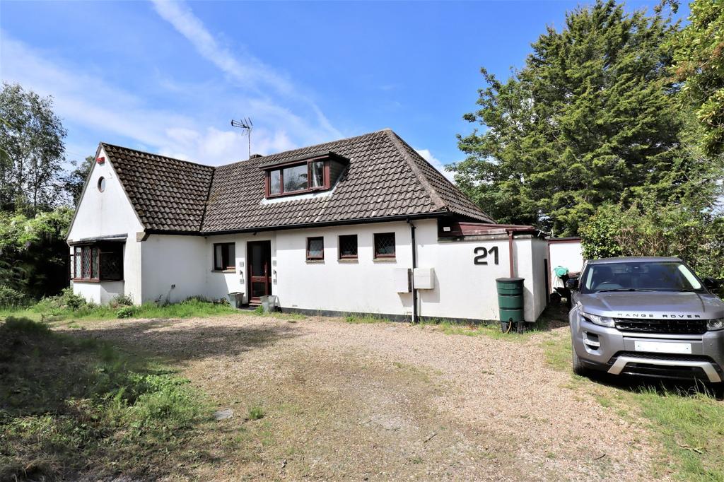 Hillside Road, Corfe Mullen... 3 bed detached house £650,000