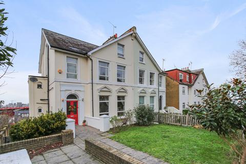 95 Lansdowne Lane, London, SE7 8TN