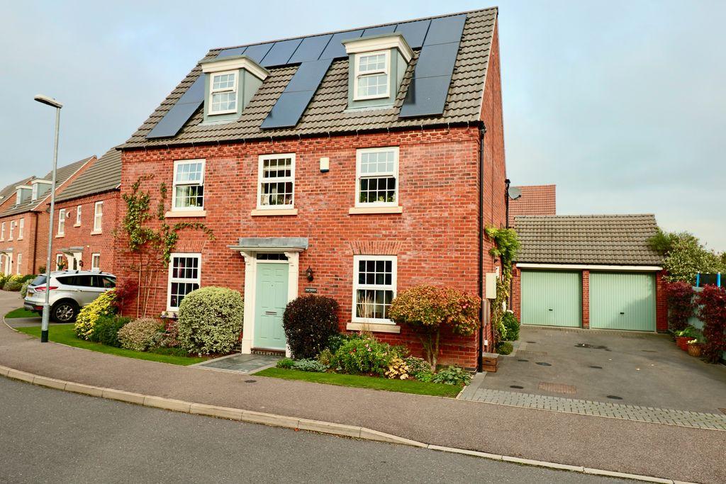 Dakota Road, Newton NG13 8ZY 5 bed detached house £475,000