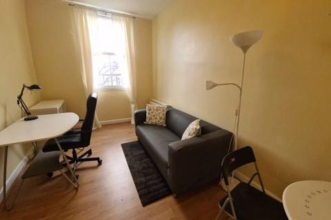 1 bedroom house to rent, Moorland Road, Leeds