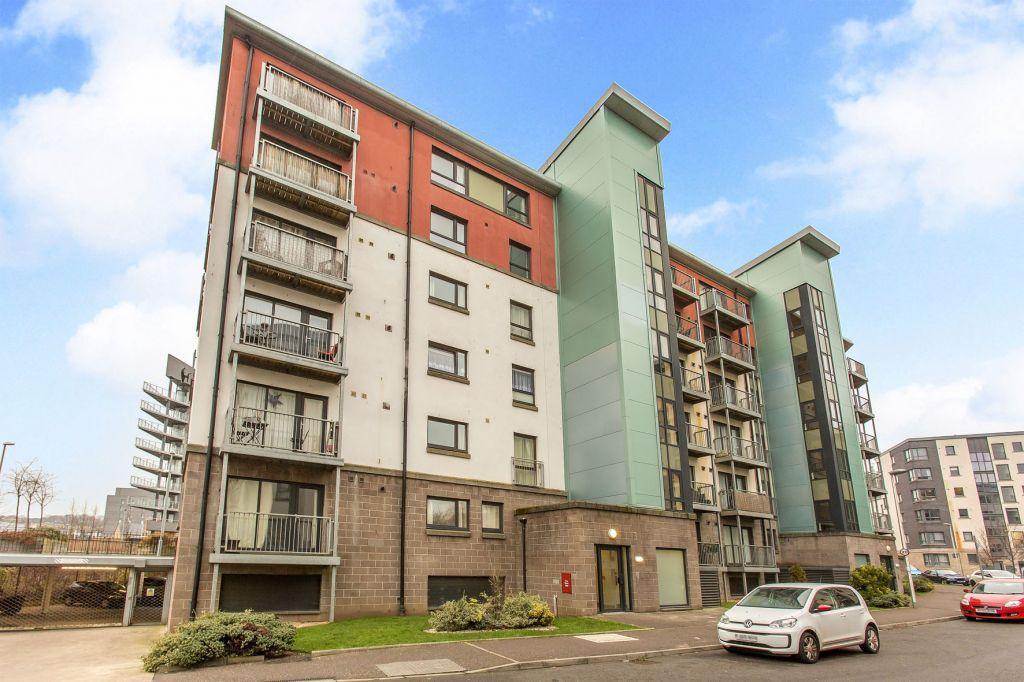 6/13 Lochend Park View, Lochend... 2 bed flat £200,000