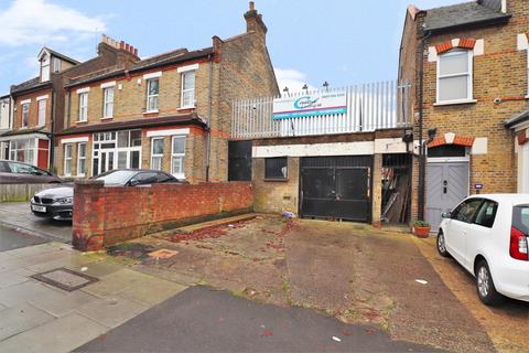 Property to rent - Avenue Road, Beckenham
