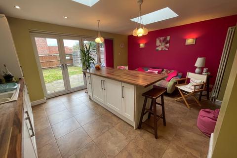 4 bedroom terraced house for sale - Sturrock Way, Hitchin, Hertfordshire, SG4