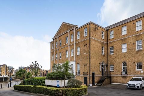 11 William Square, London, SE16 5XJ