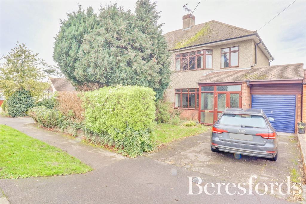 Oliver Road, Shenfield, CM15 4 bed semidetached house £675,000