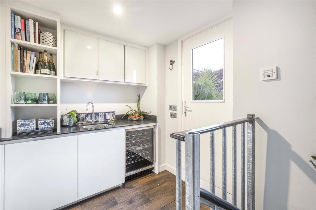 Reception/Kitchen