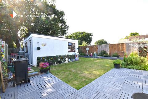 2 bedroom detached bungalow for sale, Seafields Road, Holland-on-Sea