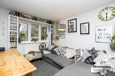 63 Garnon Mead, Coopersale, Epping, CM16 7RW