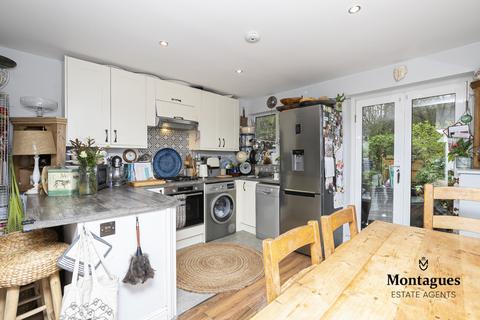 63 Garnon Mead, Coopersale, Epping, CM16 7RW