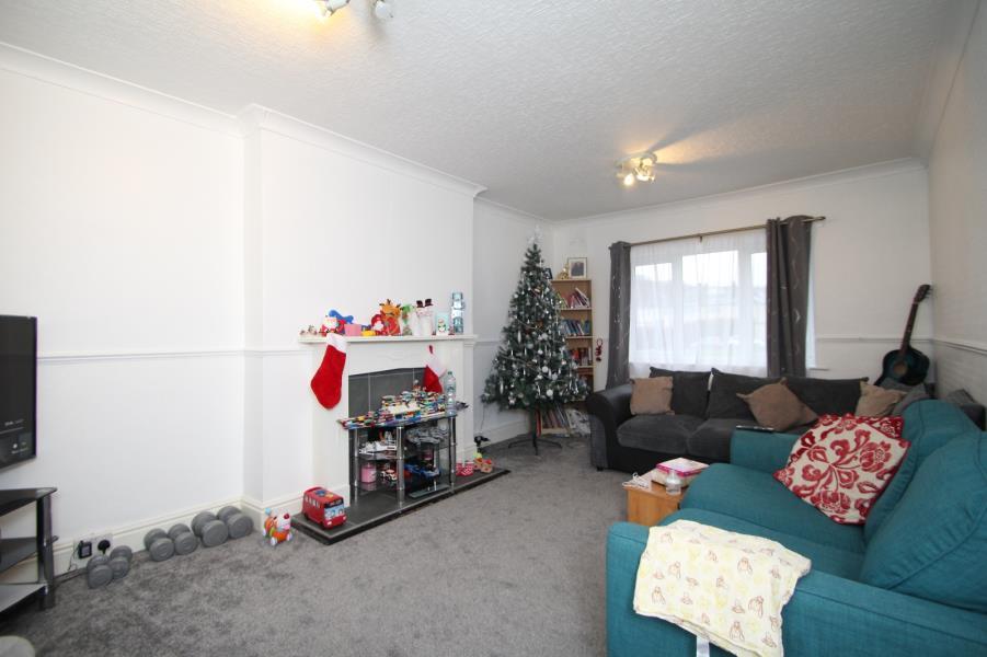 Flat, Otley Old Road, Cookridge, Leeds, LS16 6LQ 2 bed flat £650 pcm
