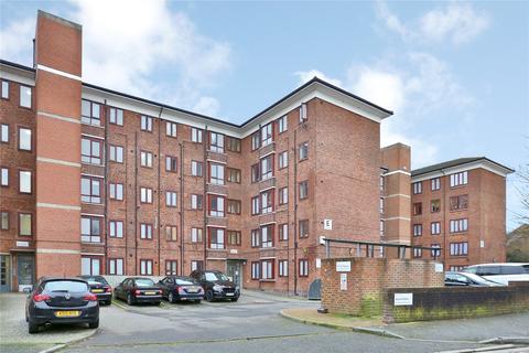 3 bedroom apartment for sale, Warwick Grove, London, E5