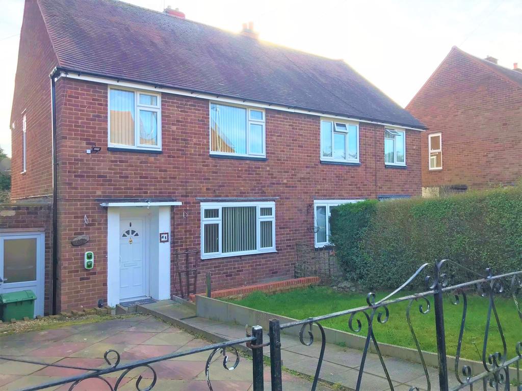 Montgomery Crescent, Brierley Hill DY5 3 bed semidetached house £795