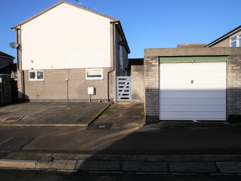 Welland Close, Peterlee, SR8 4 bed semidetached house £74,950