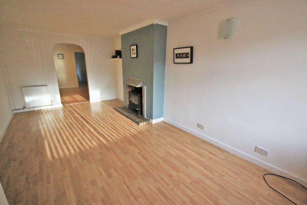 Fulbeck Avenue, Hawkley Hall, Wigan... 3 bed semidetached bungalow £